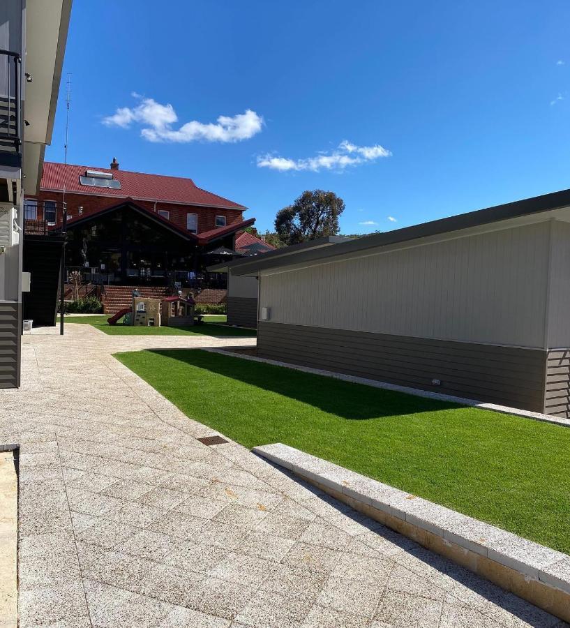 Victoria Hotel Toodyay Bagian luar foto