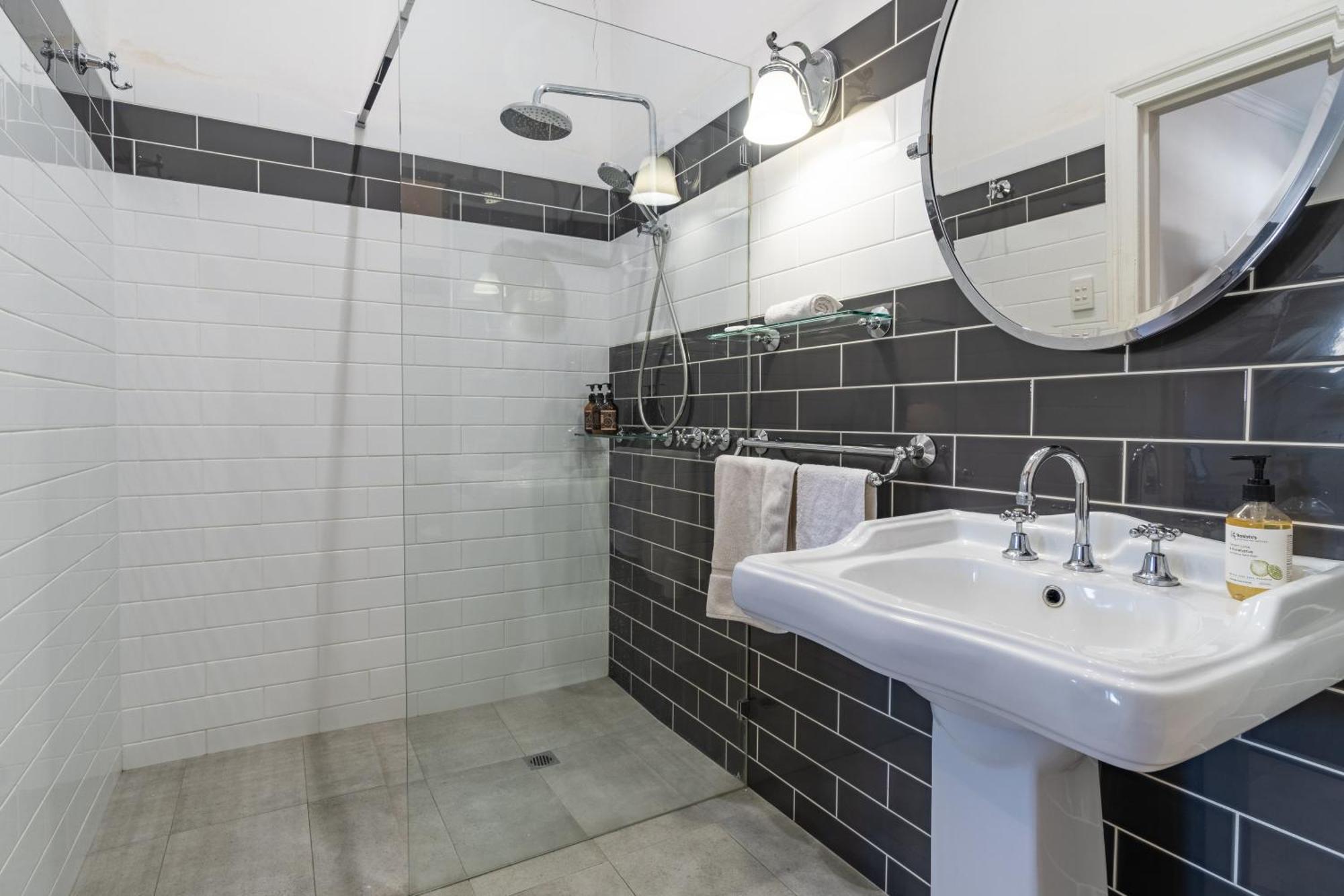 Victoria Hotel Toodyay Bagian luar foto